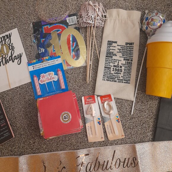 Party Supplies for 40th Birthday 1985 - Picture 1 of 4